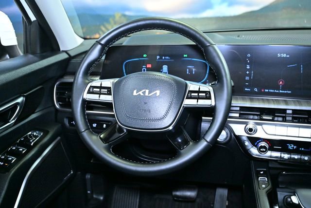 Used 2025 Kia Telluride EX w/ EX Captain's Chair Package image 48