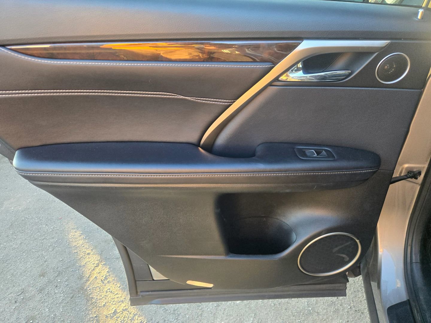 Used 2019 Lexus RX 450h AWD image 12