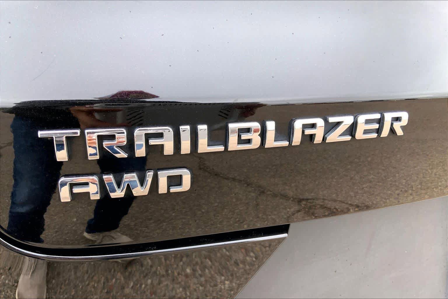 Used 2025 Chevrolet TrailBlazer LT AWD/4WD image 31
