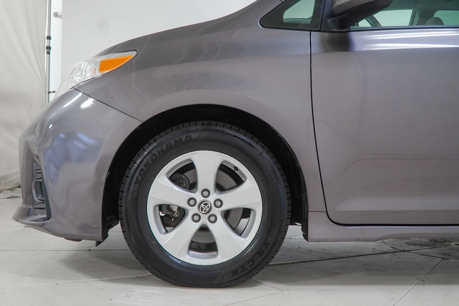 Used 2020 Toyota Sienna LE FWD image 17