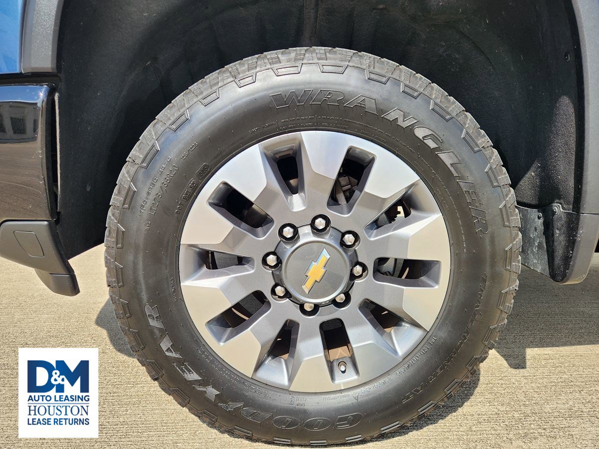 Used 2025 Chevrolet Silverado 2500 Custom w/ Custom Value Package image 18