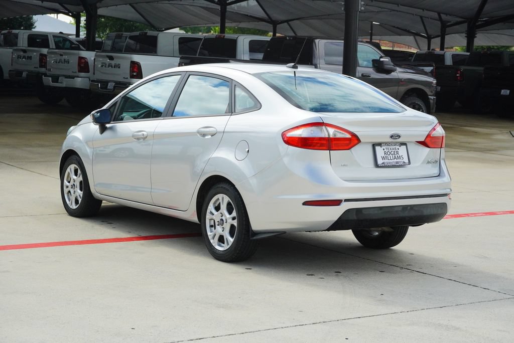 Used 2015 Ford Fiesta SE FWD image 3