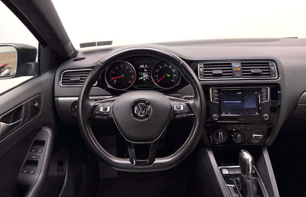 Used 2016 Volkswagen Jetta Sport image 38