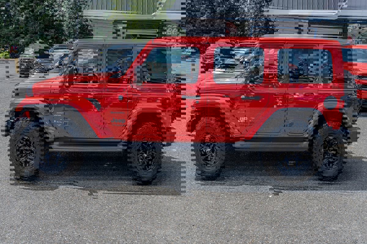 Used 2021 Jeep Wrangler Unlimited Sahara w/ Uconnect 4C Nav & Sound Group image 14