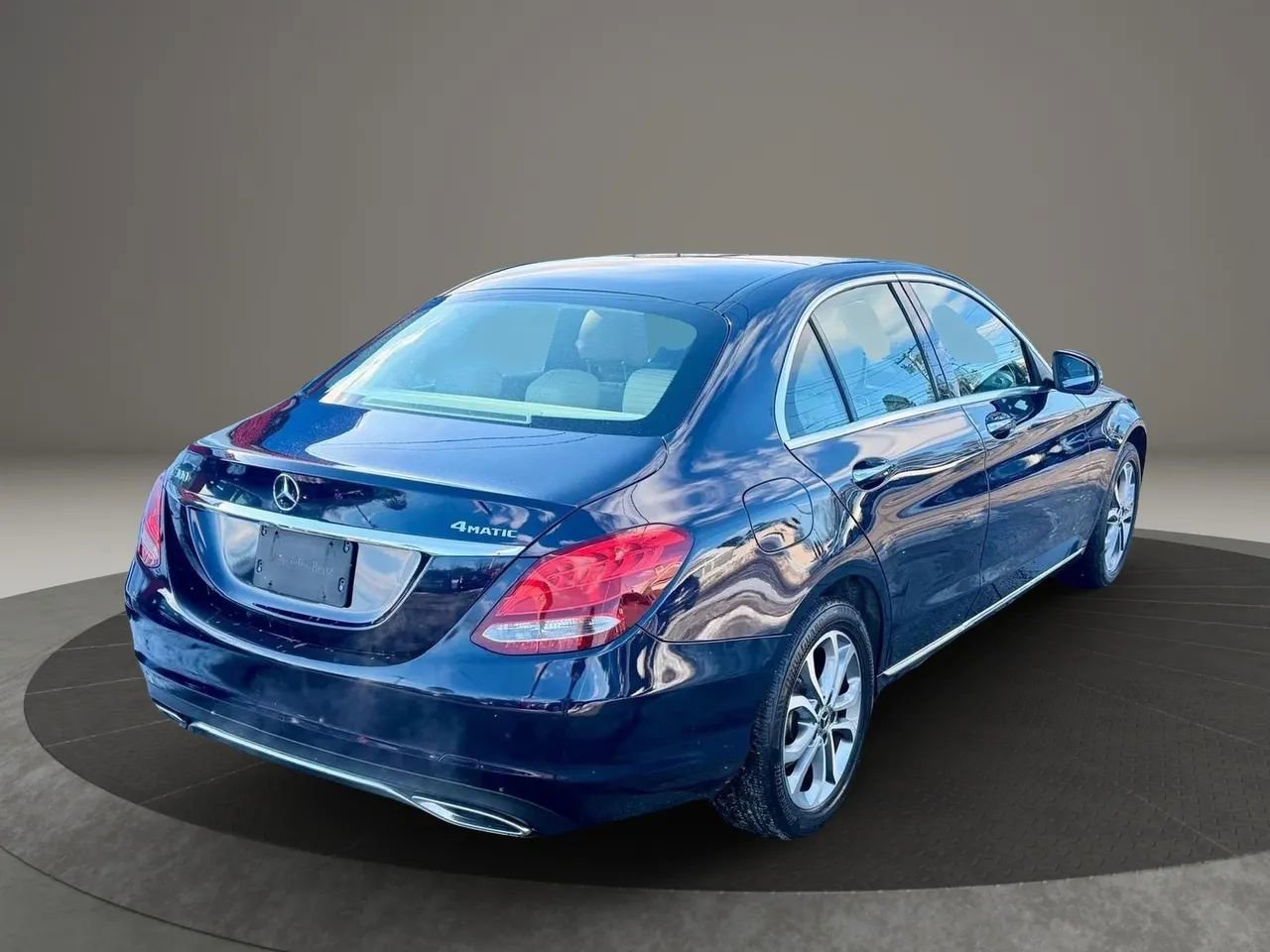 Used 2018 Mercedes-Benz C 300 C 300 4MATIC Sedan 4D image 4