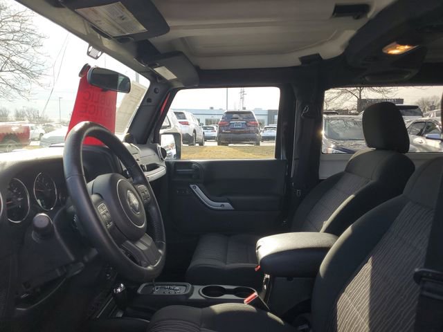 Used 2012 Jeep Wrangler Sahara w/ Connectivity Group AWD/4WD image 7