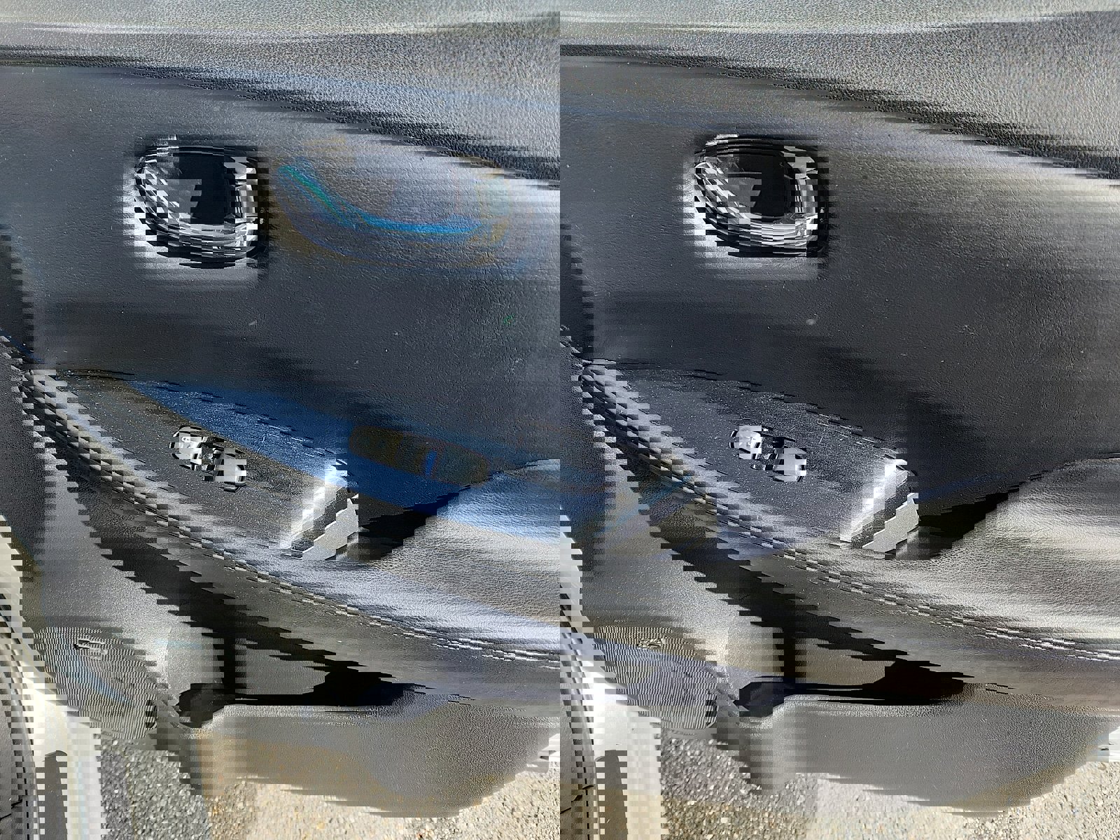 Used 2015 Nissan Leaf SL w/ Premium Package image 34