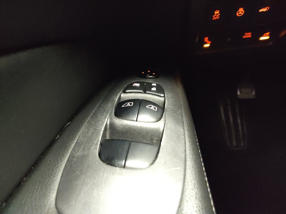 Used 2020 Nissan Pathfinder SL AWD/4WD image 27