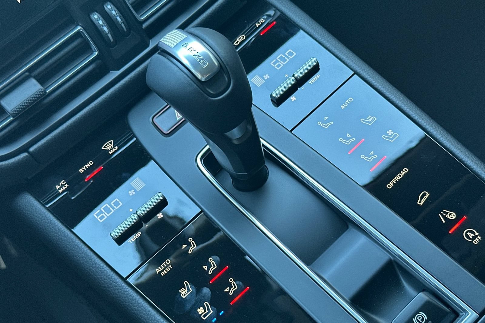 New 2026 Porsche Macan AWD/4WD image 28
