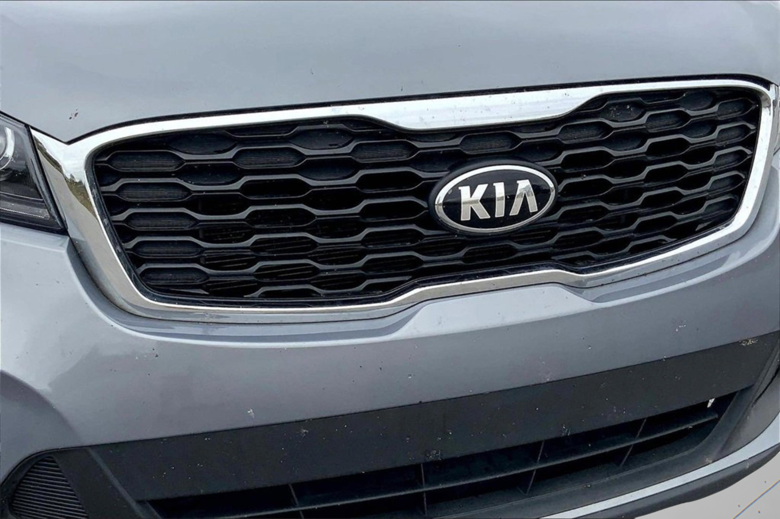 Used 2020 Kia Sorento LX image 31