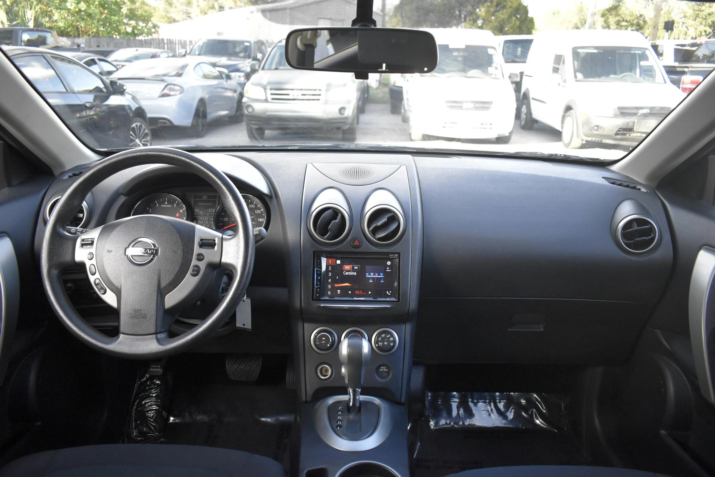 Used 2011 Nissan Rogue S Krom Edition image 11