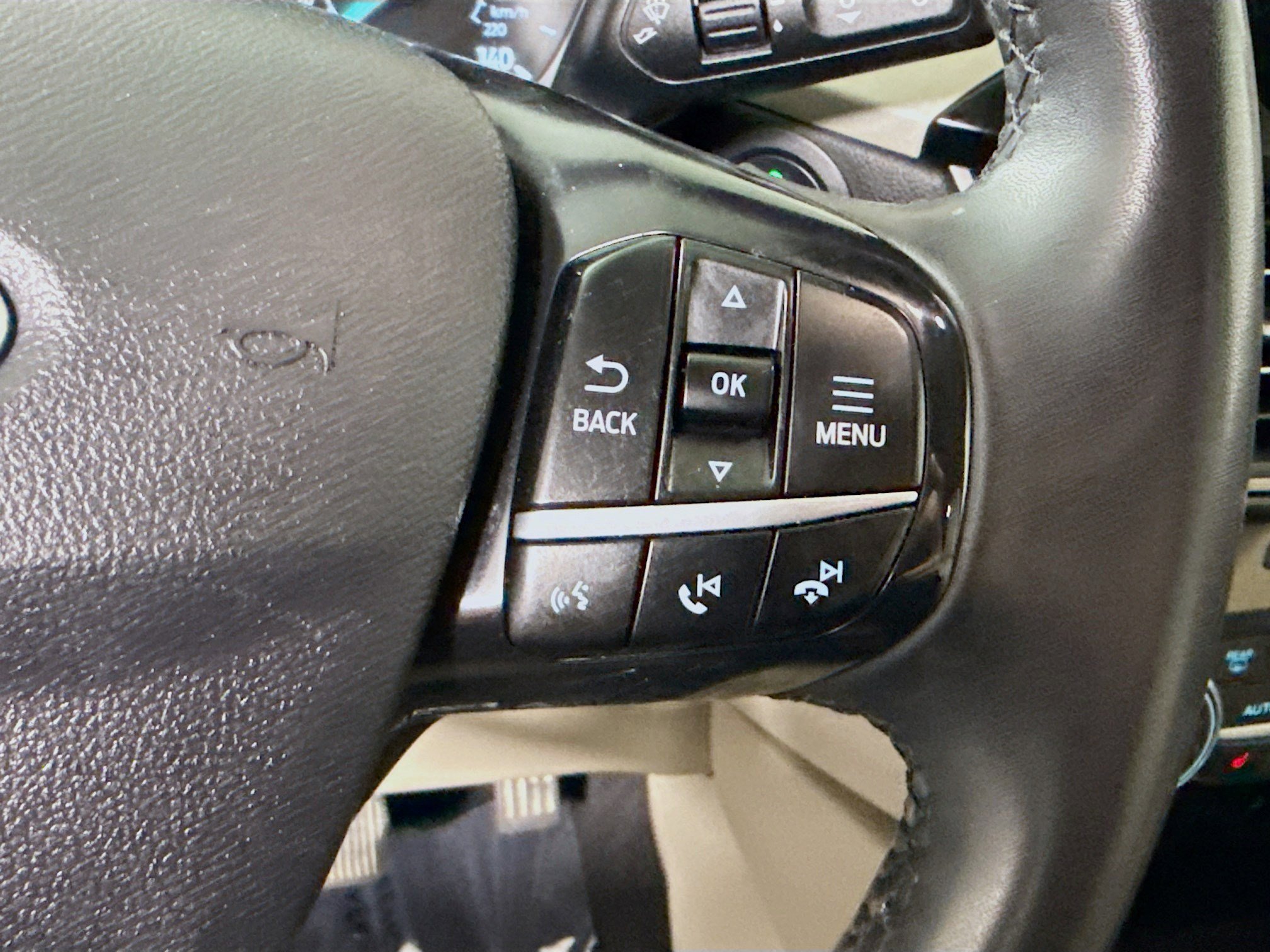 Used 2021 Ford Escape SE w/ Cold Weather Package image 15