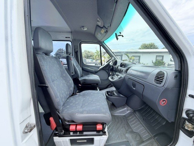 Used 2005 Dodge Sprinter 2500 w/ PWR Convenience Group RWD image 20