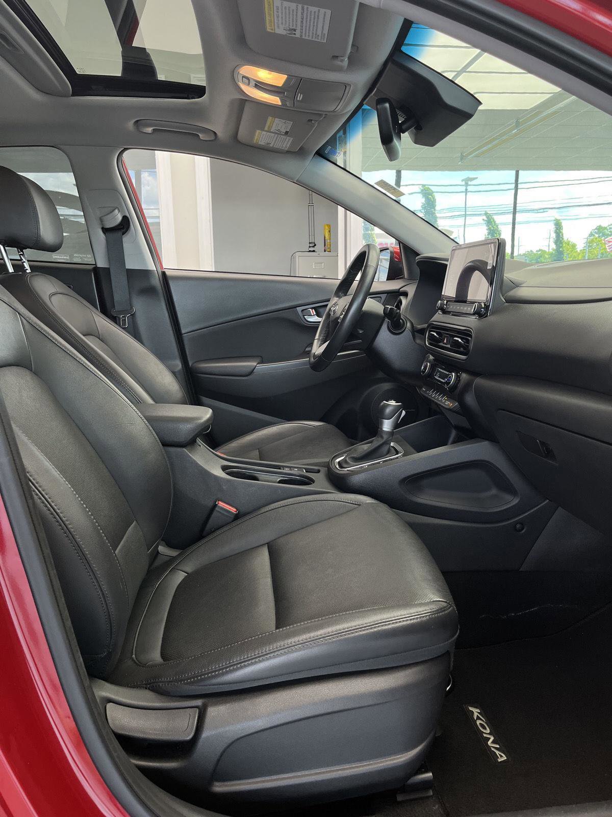 Used 2022 Hyundai Kona Limited w/ Cargo Package image 13