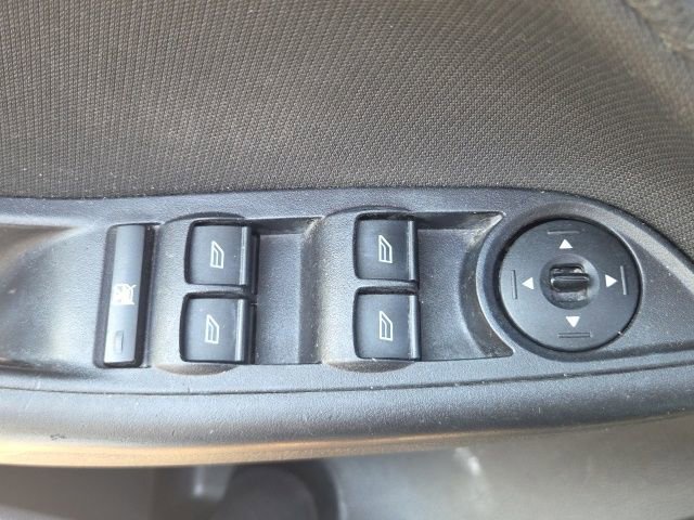Used 2017 Ford Focus SE FWD image 15
