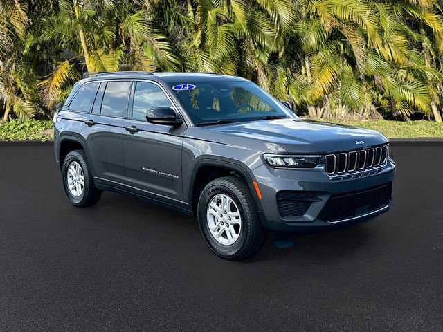 Used 2024 Jeep Grand Cherokee Laredo image 2