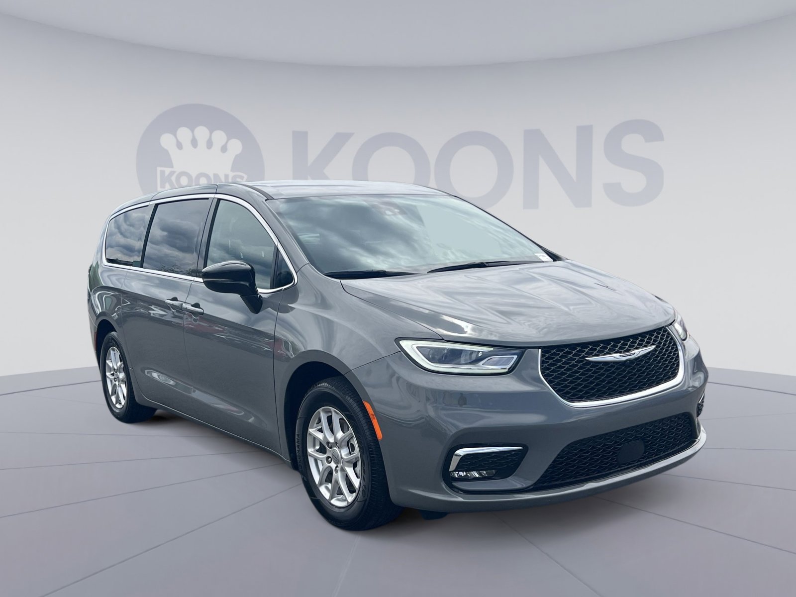 Used 2025 Chrysler Pacifica Select FWD image 18