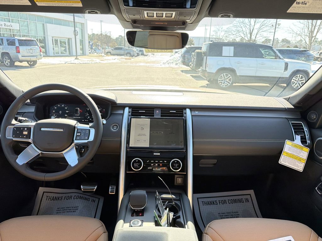 New 2026 Land Rover Discovery Dynamic SE image 19