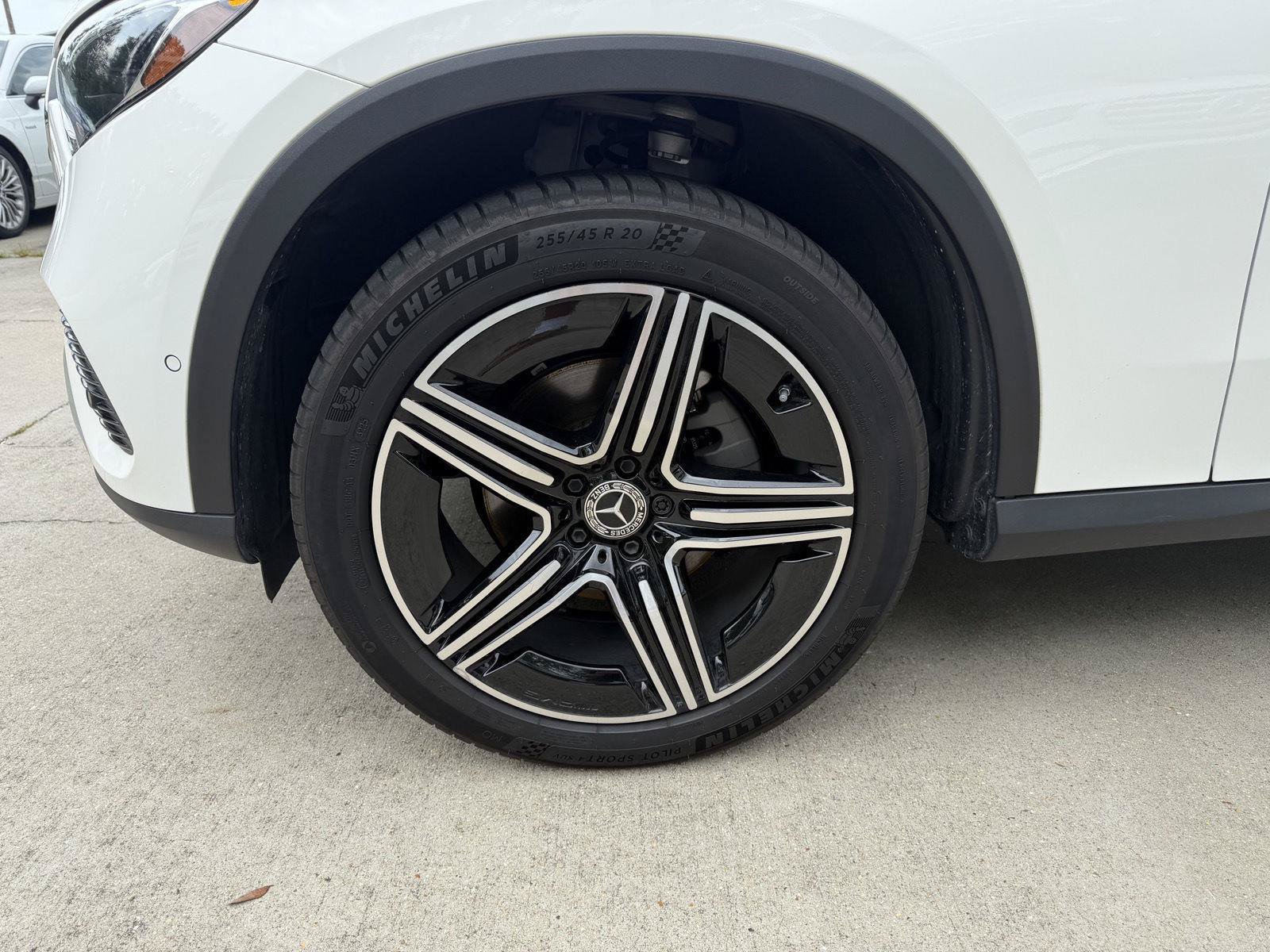 Certified 2026 Mercedes-Benz GLC 300 image 4
