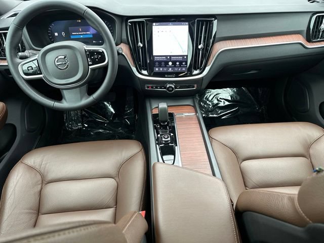 Certified 2025 Volvo V60 B5 Cross Country Plus AWD/4WD image 14