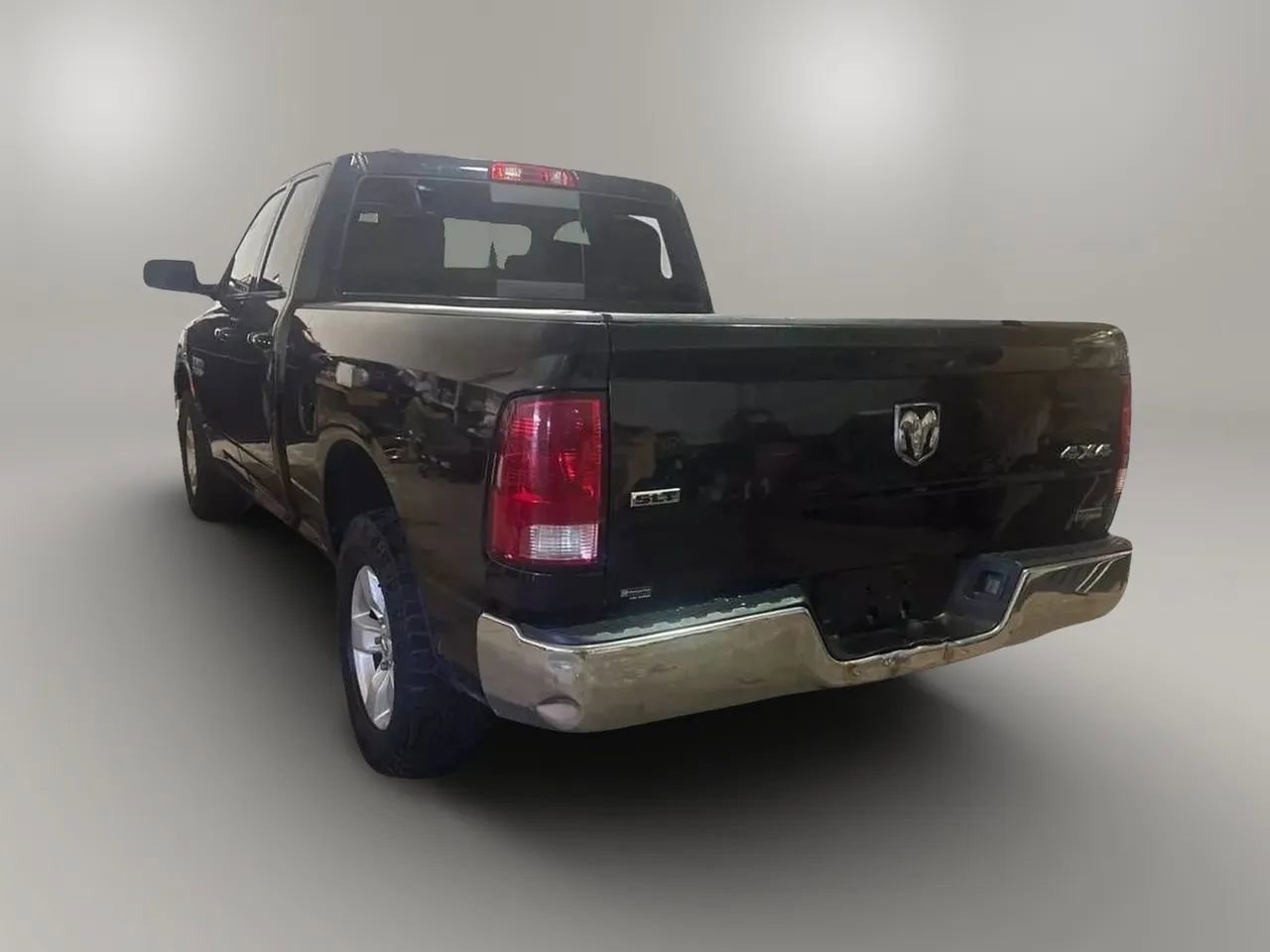Used 2016 RAM 1500 Classic SLT image 4