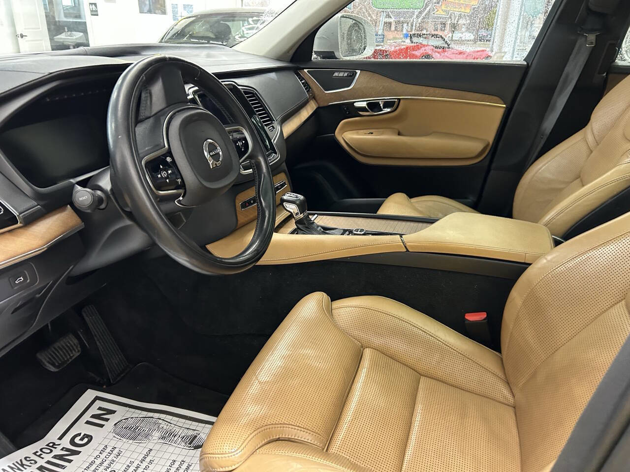 Used 2016 Volvo XC90 T6 Inscription w/ Vision Package image 13