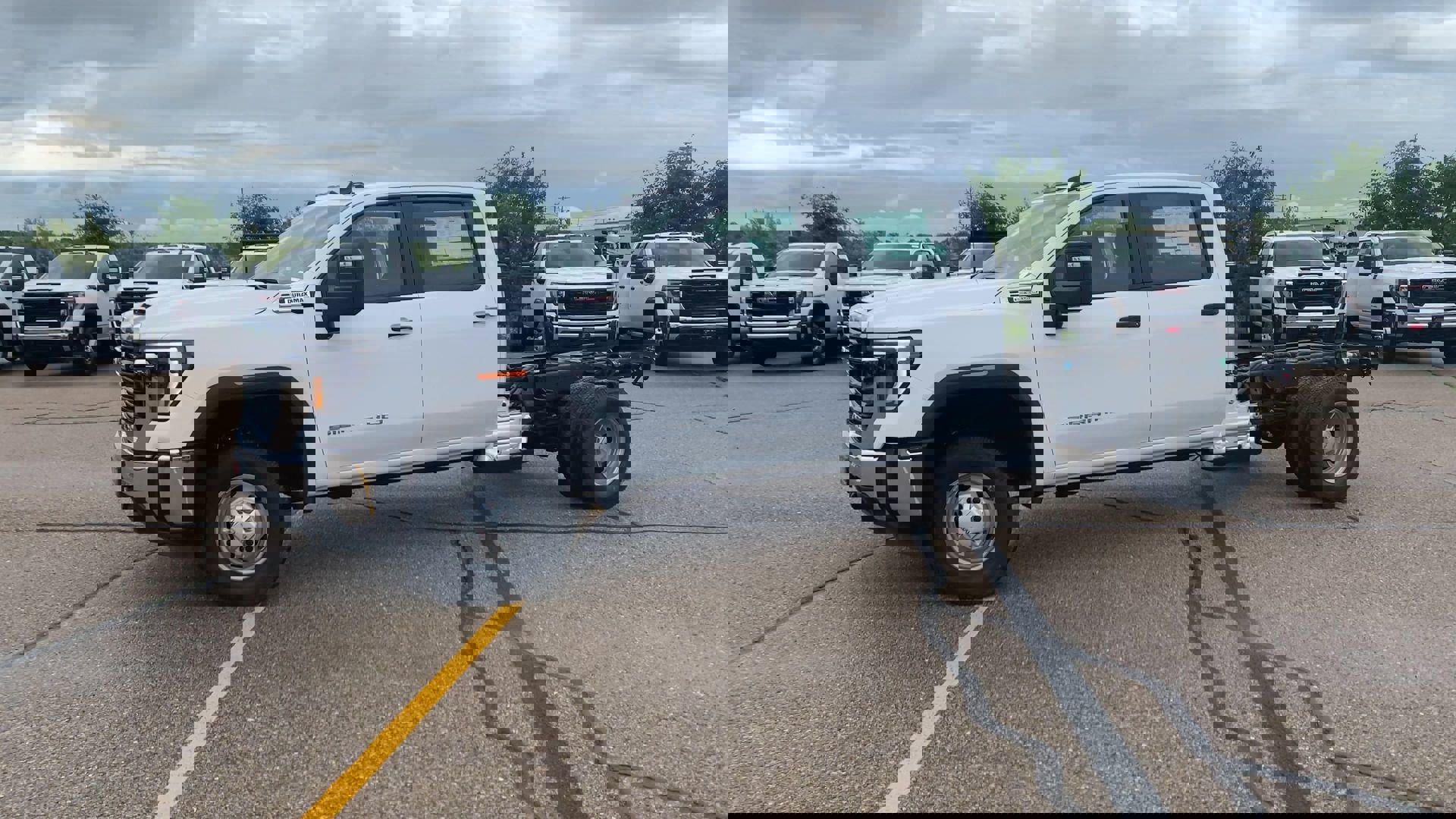 New 2024 GMC Sierra 3500 Pro w/ Fleet Convenience Package image 6