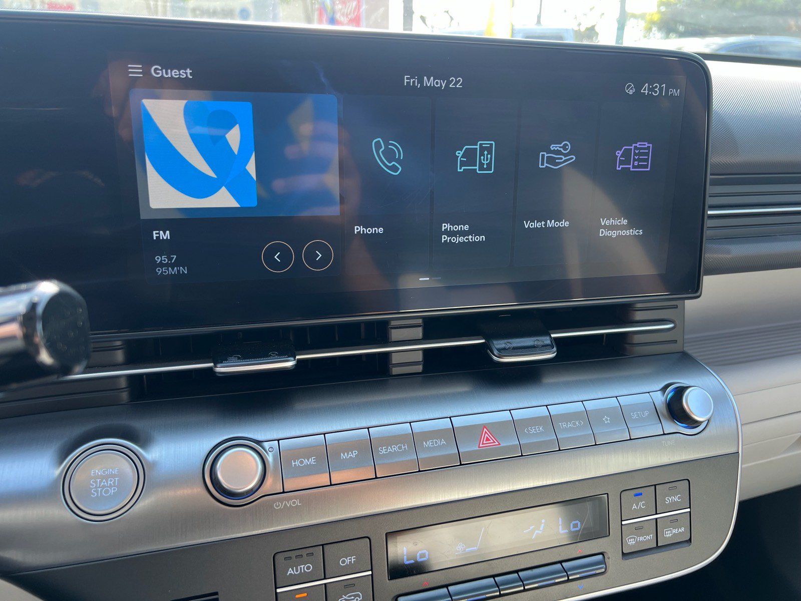 Used 2024 Hyundai Kona SEL FWD image 12