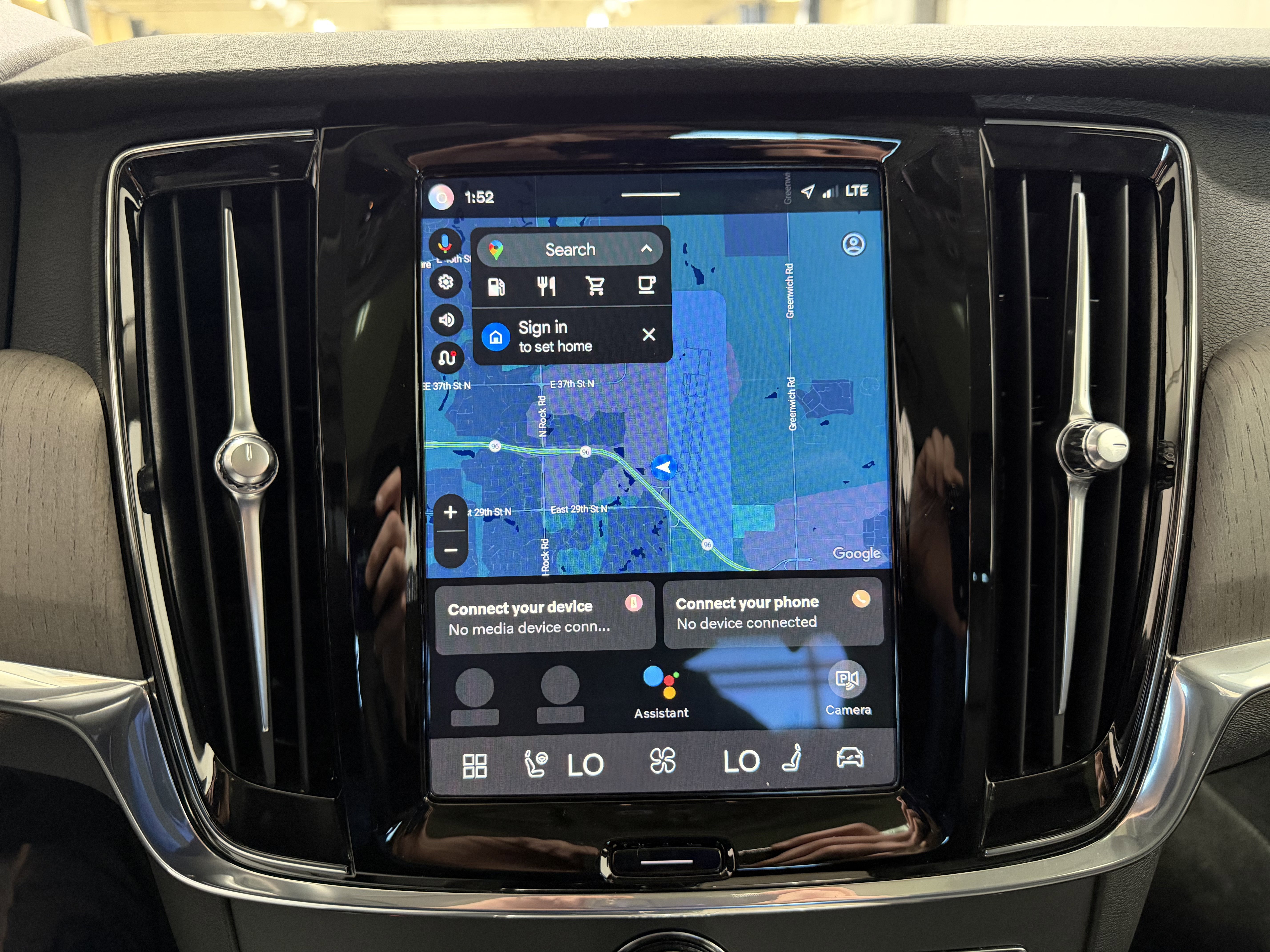 Used 2023 Volvo S90 B6 Plus image 17