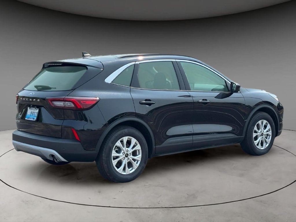 New 2024 Ford Escape Active w/ Tech Pack #2 FWD image 5