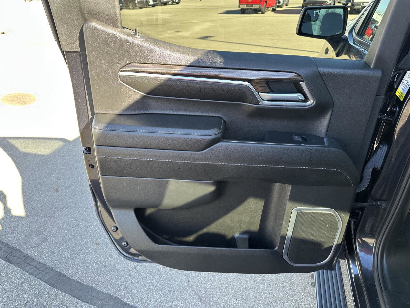 Used 2023 Chevrolet Silverado 1500 LT image 14