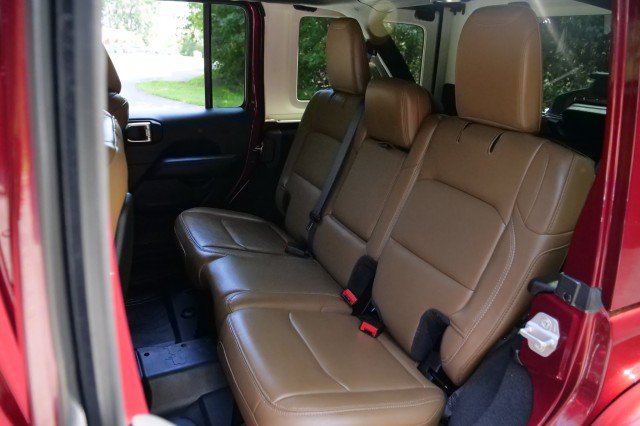 Used 2021 Jeep Wrangler Unlimited Rubicon AWD/4WD image 28
