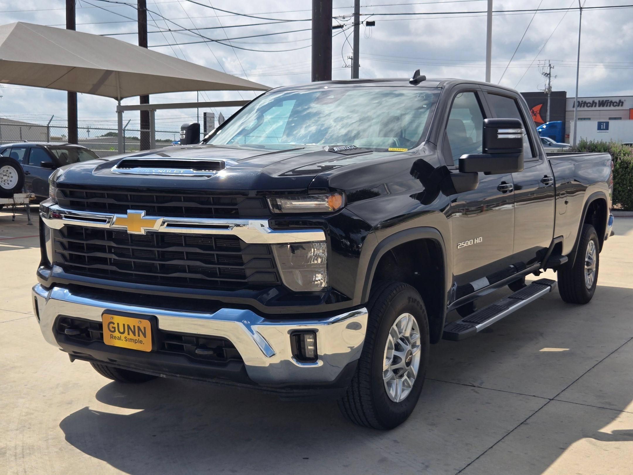 Certified 2025 Chevrolet Silverado 2500 LT w/ Convenience Package AWD/4WD image 3