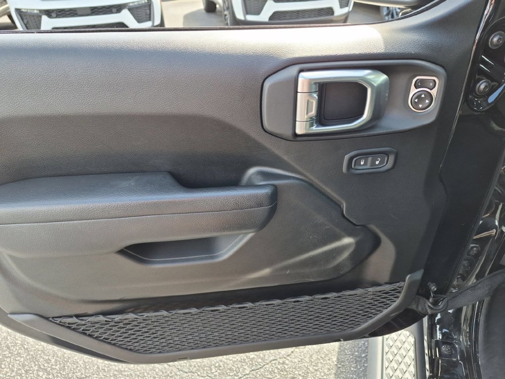 Certified 2024 Jeep Gladiator Sport AWD/4WD image 9