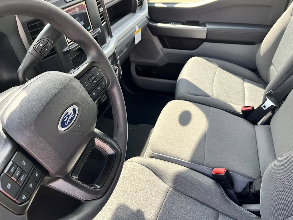 New 2026 Ford F350 4x4 Crew Cab Super Duty image 16