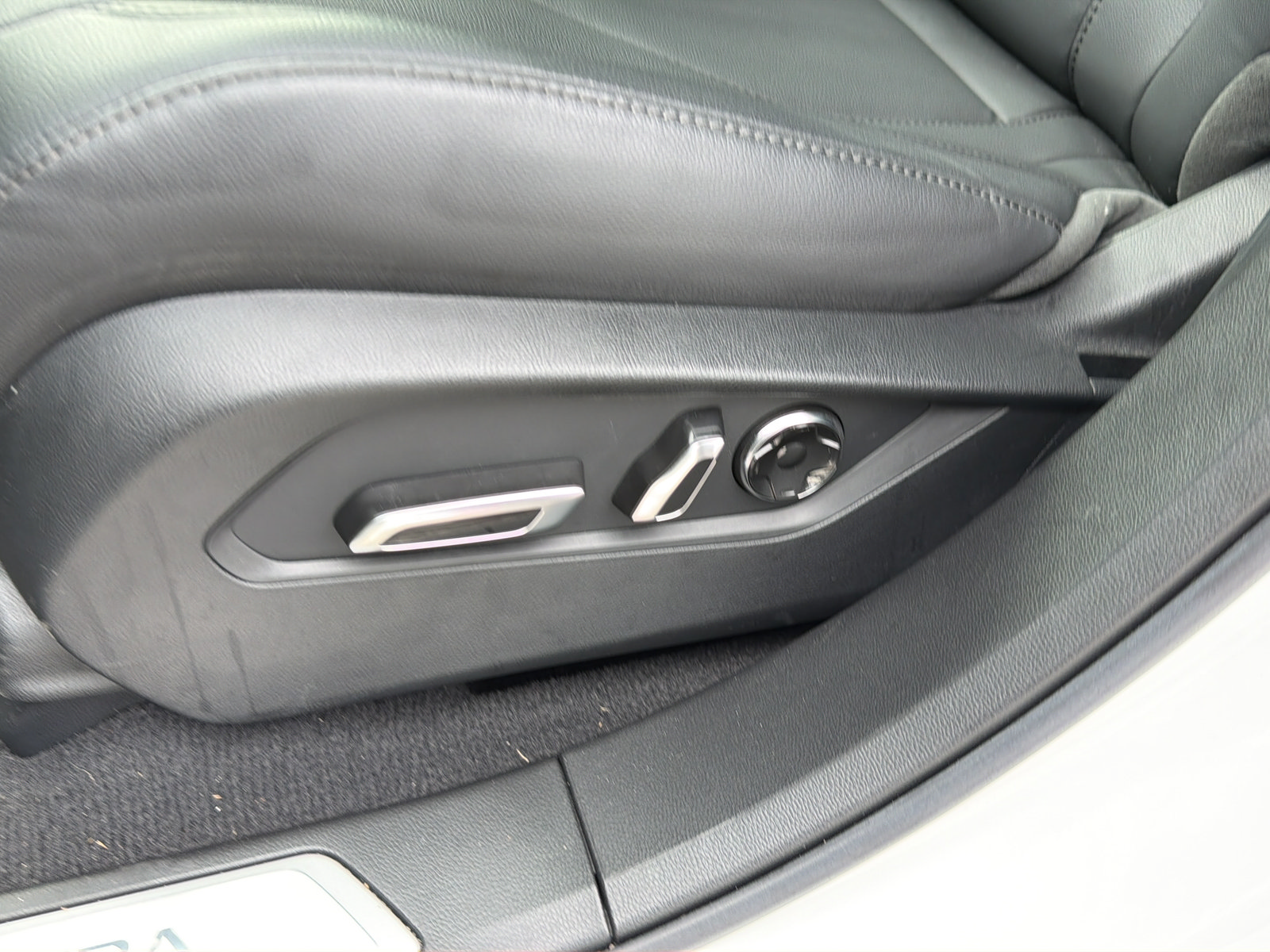 Used 2024 Acura RDX SH-AWD image 35