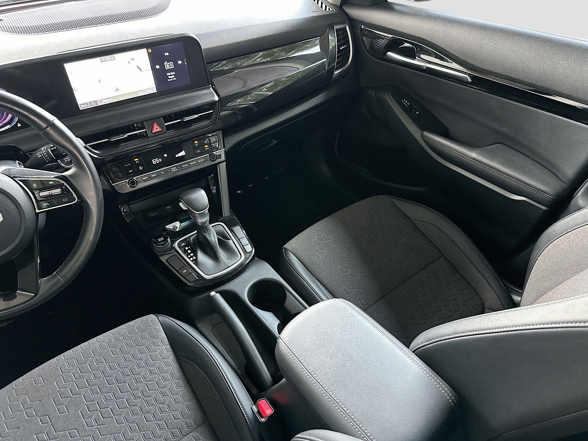 Used 2025 Kia Seltos S image 22