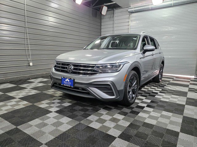 Used 2022 Volkswagen Tiguan SE FWD image 45