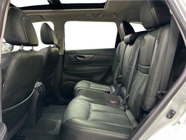 Used 2016 Nissan Rogue SL w/ SL Premium Package image 56