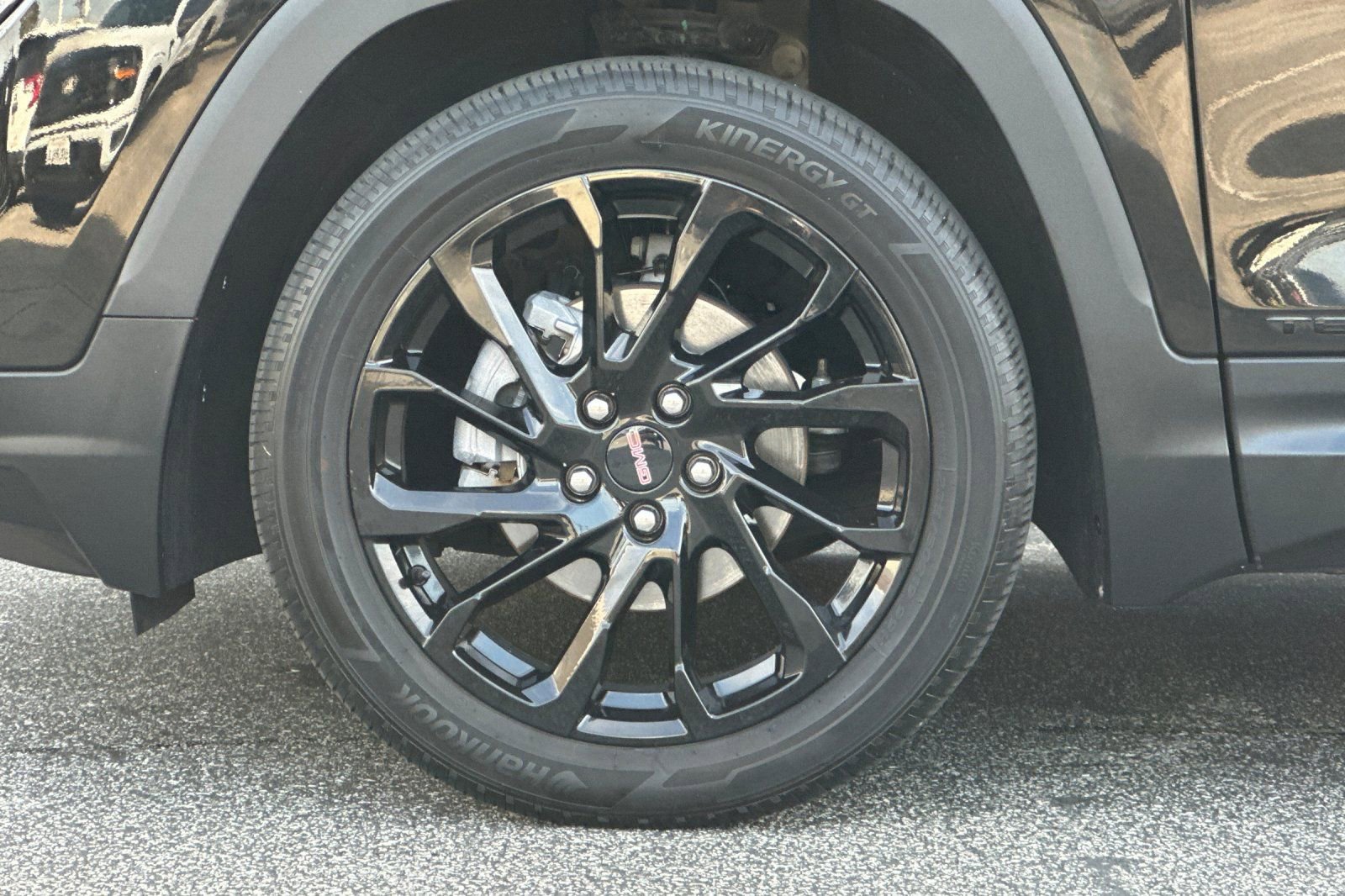 Certified 2023 GMC Terrain SLE w/ Elevation Edition image 36