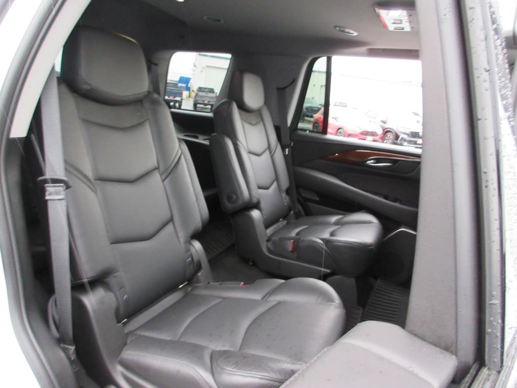 Certified 2019 Cadillac Escalade Premium Luxury AWD/4WD image 29