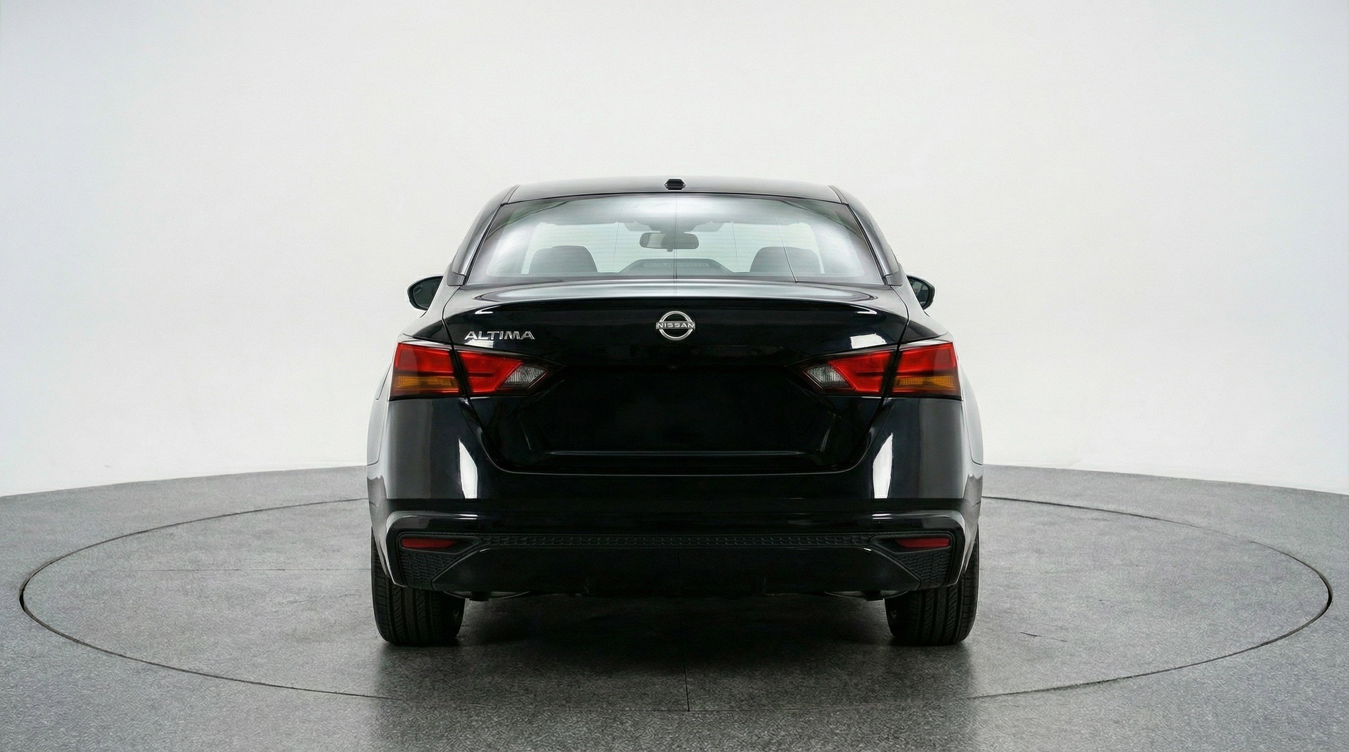 Used 2025 Nissan Altima 2.5 SV FWD image 7