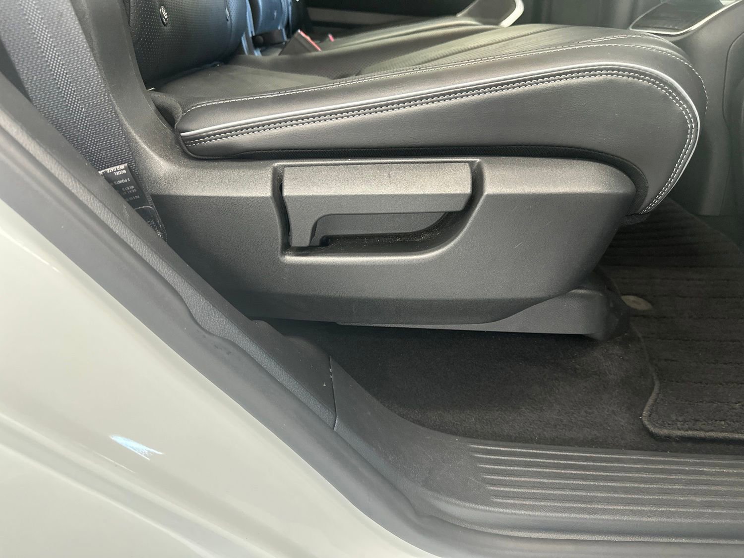Used 2025 INFINITI QX80 Sensory AWD/4WD image 21