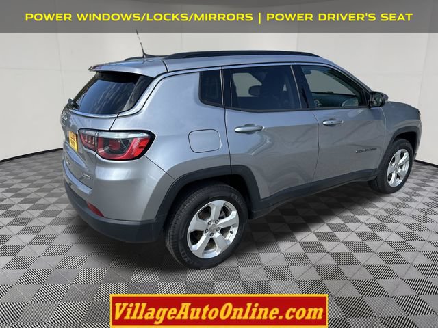 Used 2018 Jeep Compass Latitude w/ Popular Equipment Group AWD/4WD image 4