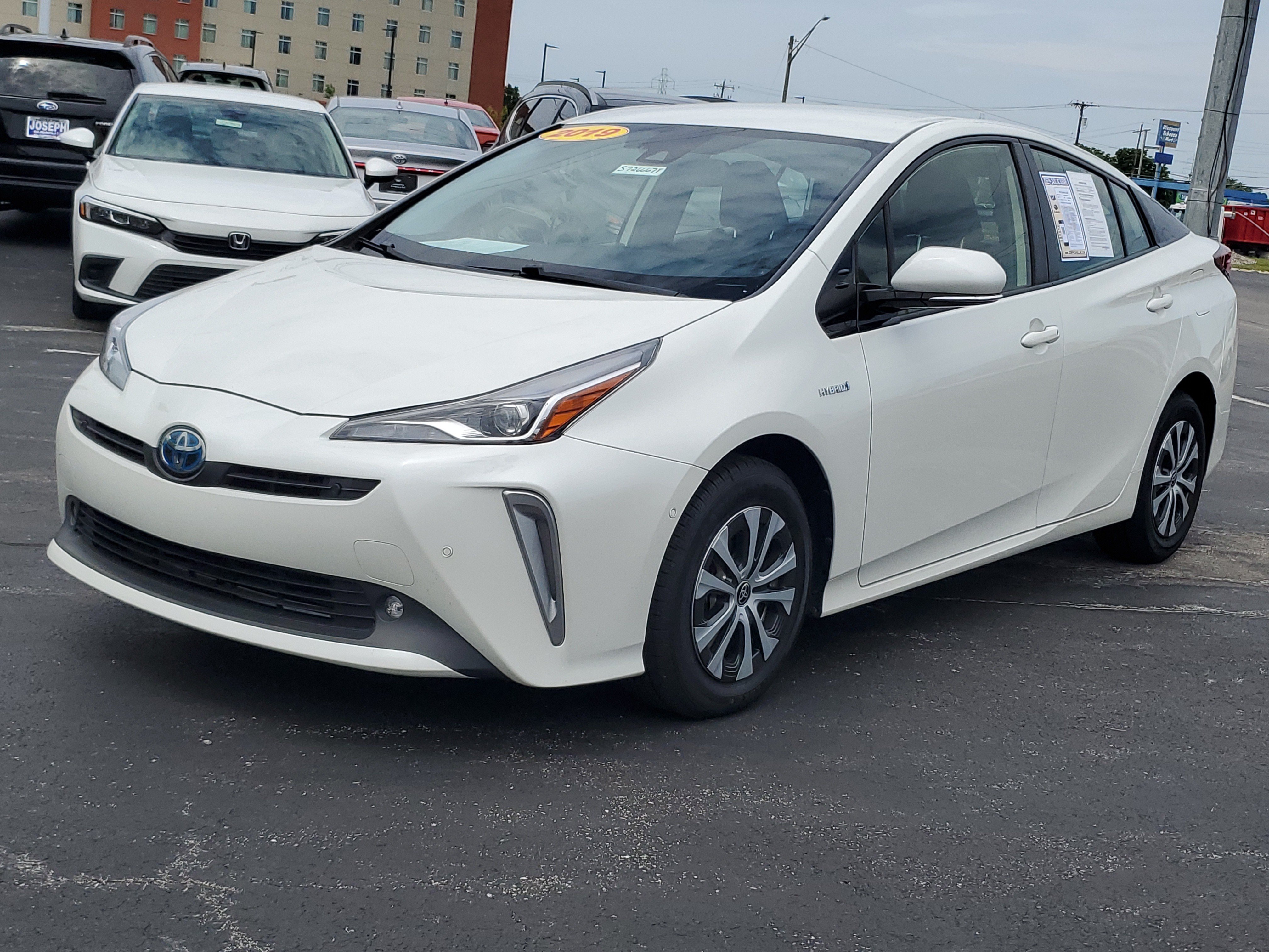 Used 2019 Toyota Prius XLE AWD/4WD image 28