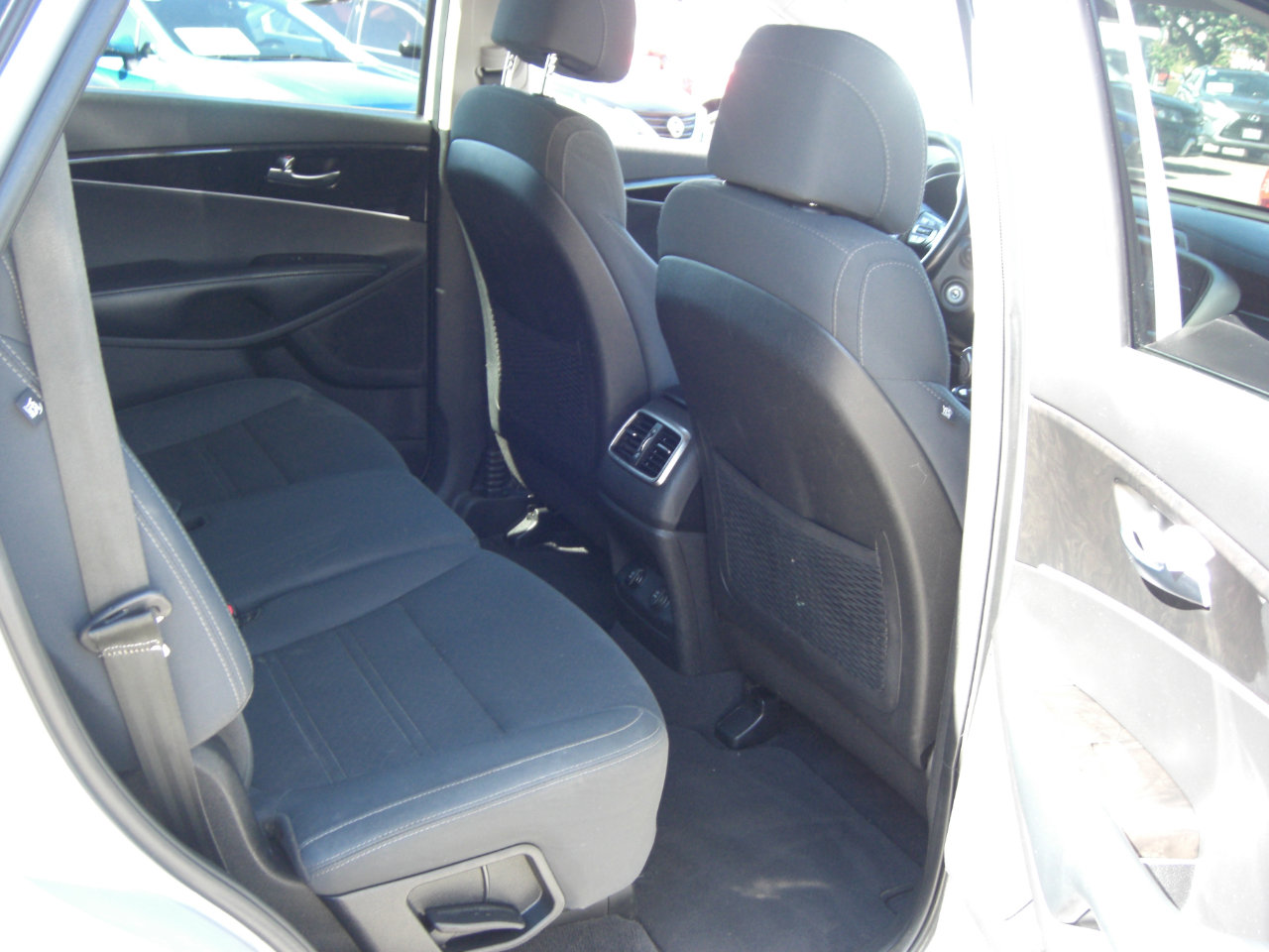 Used 2017 Kia Sorento LX w/ LX Convenience Package image 13