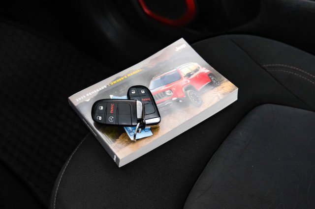 Used 2023 Jeep Renegade Trailhawk image 58