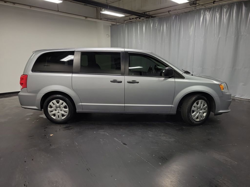 Used 2019 Dodge Grand Caravan SE w/ UConnect Hands-Free Group image 10