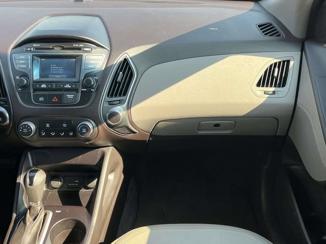 Used 2015 Hyundai Tucson GLS w/ Option Group 02 FWD image 18