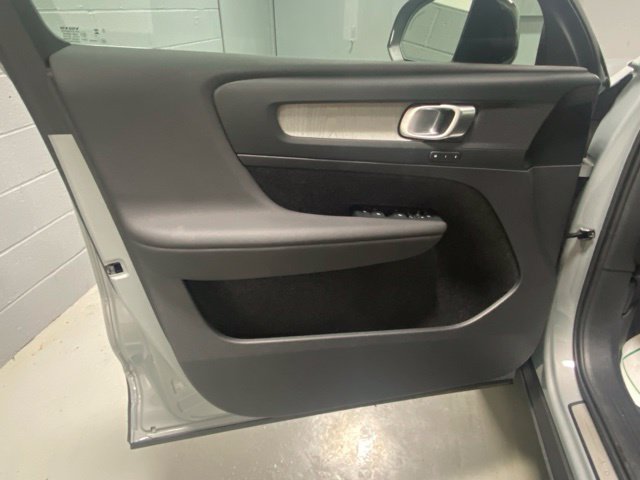 Used 2026 Volvo XC40 B5 Plus AWD/4WD image 7